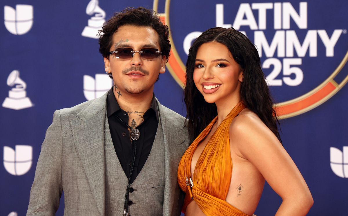 Christian Nodal deja ver un nuevo tatuaje con el nombre de Ángela Aguilar y desata debate entre fans (Getty Images)