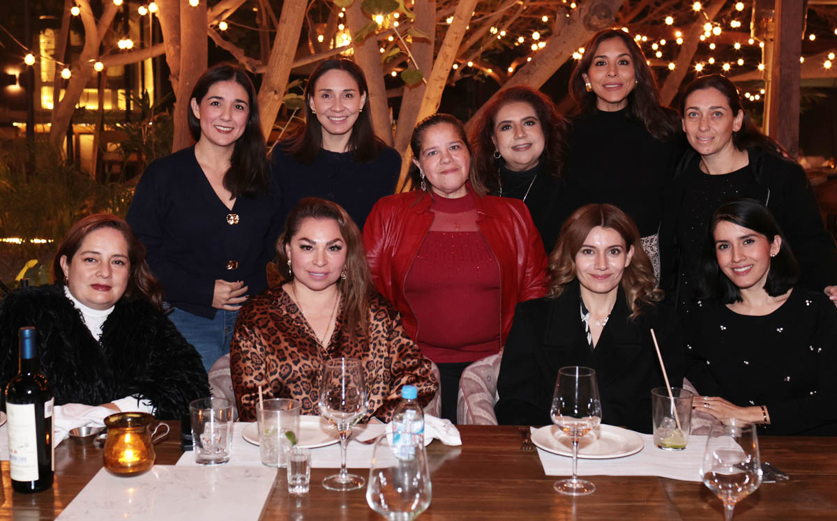 Mayte, Mariana, Lupita, Emilú, Estefanía, Josie, Saraí, Gabriela y Wendy