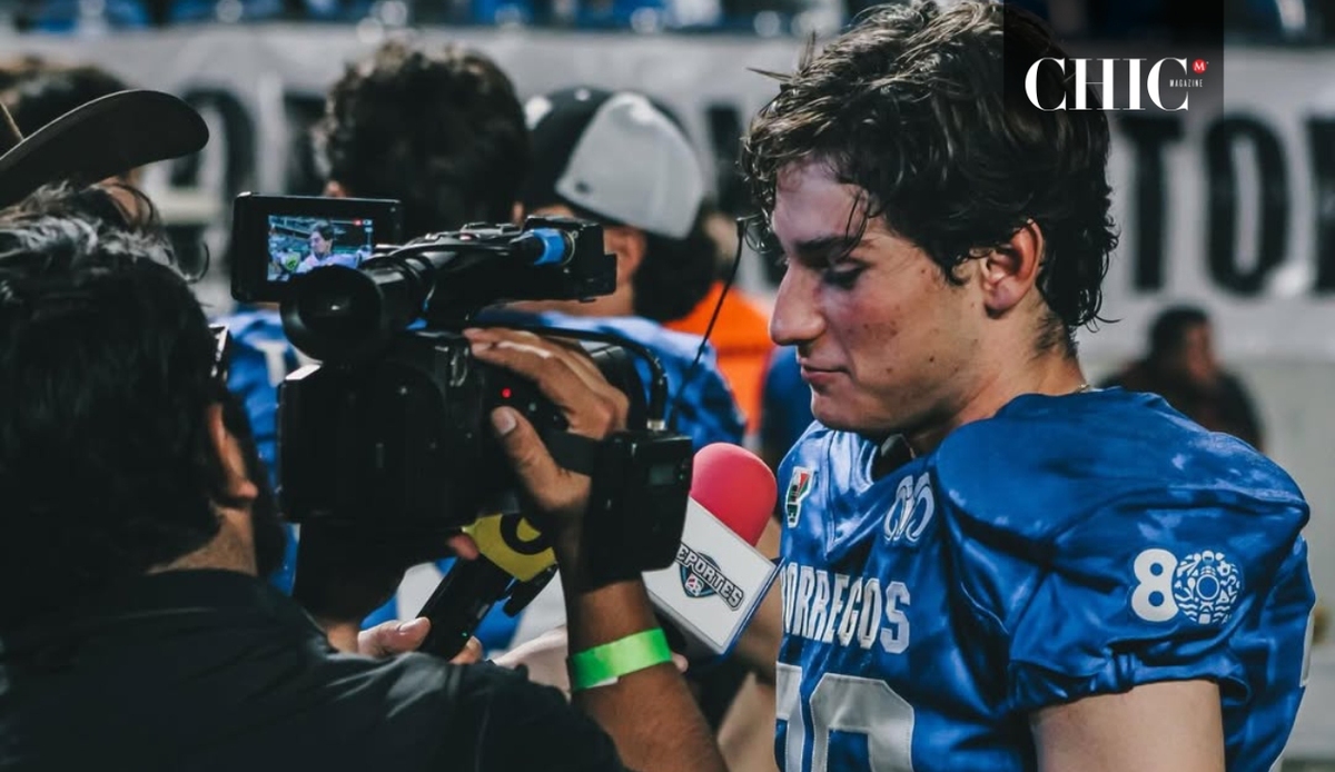 Su historia en el deporte universitario empezó en soccer, para después convertirse en pateador de los Borregos