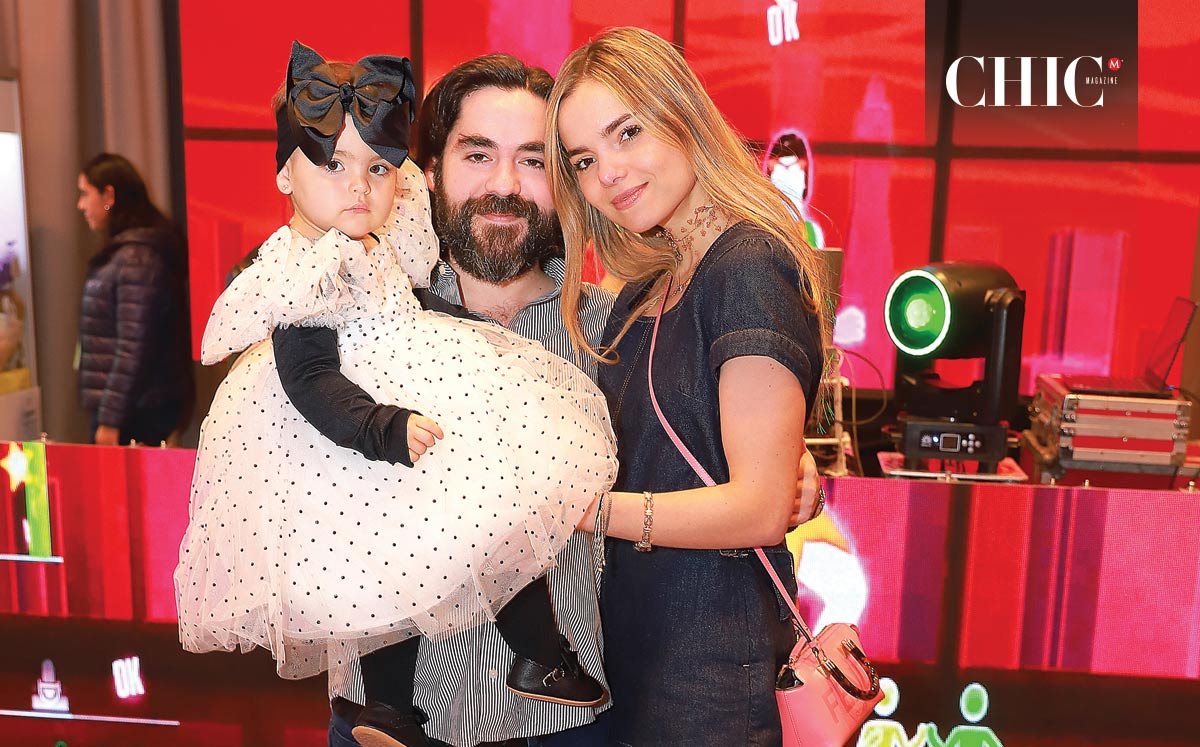 Vanessa Martínez, Andrés Martínez y Vale Meade de Martínez