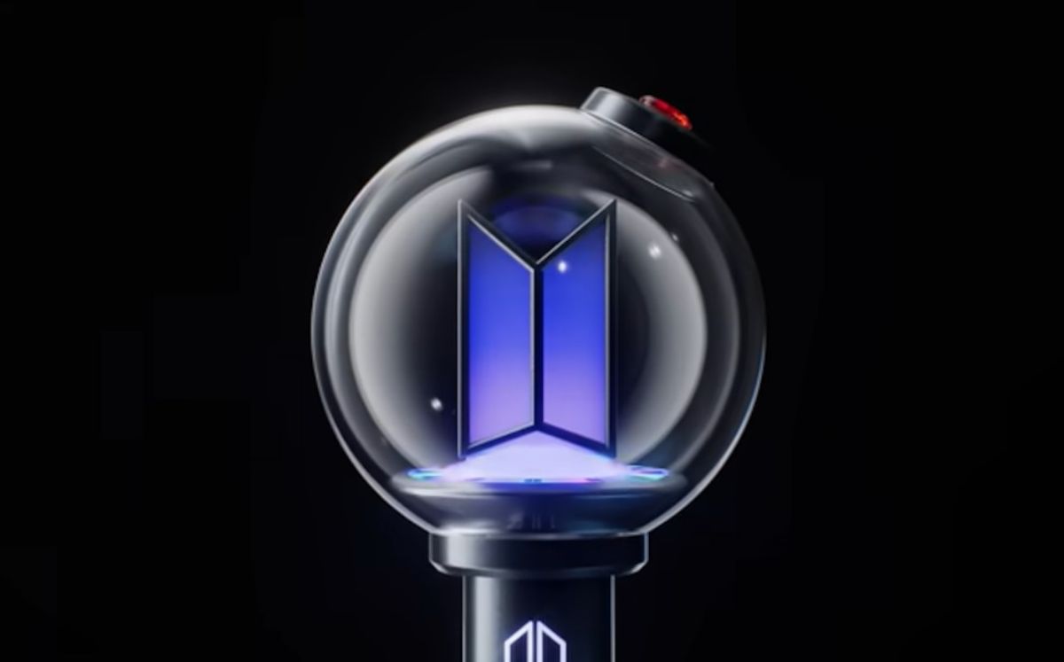 BTS presenta su nuevo lightstick oficial, la ARMY Bomb Ver.4. Te contamos cómo es, qué cambia y cuánto costará (YT)