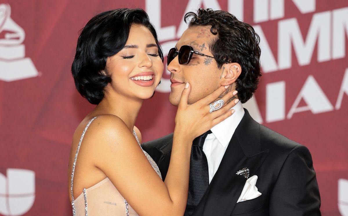 Revelan que Christian Nodal obsequió a Ángela Aguilar un collar de diamantes personalizado (Getty Images)