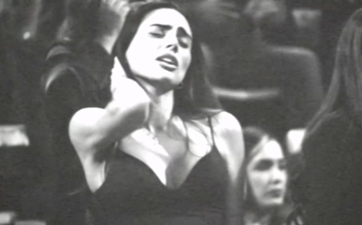 Andrea Flores en el video de Christian Nodal (Instagram)