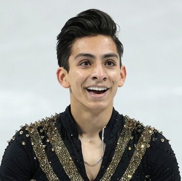 Donovan Carrillo porta la bandera mexicana en los Juegos Olímpicos 2026 (Getty Images)