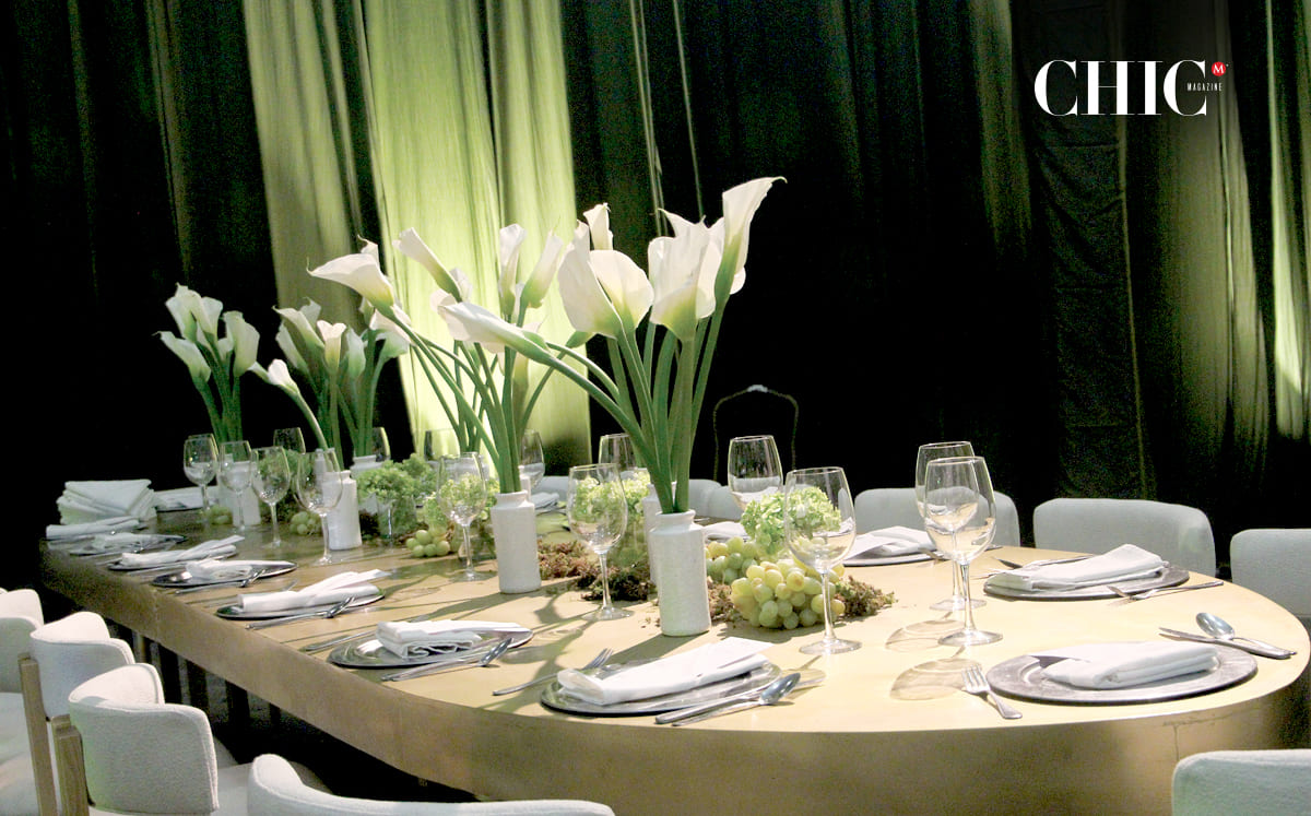 Las mesas estuvieron decoradas con flores