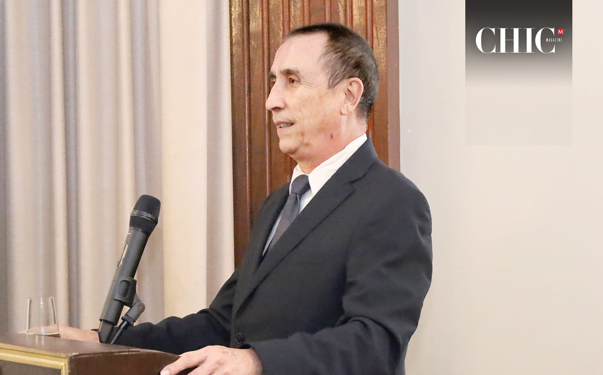 El presidente del Casino Tampiqueño, Heriberto Florencia, agradece y felicita el desempeño de Marifer Gutiérrez