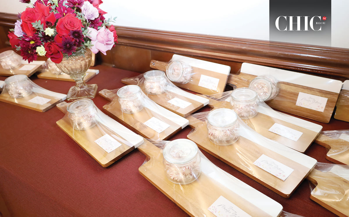 Como recuerdo de este día, Marifer entregó a los asistentes una tabla acompañada de caramelos