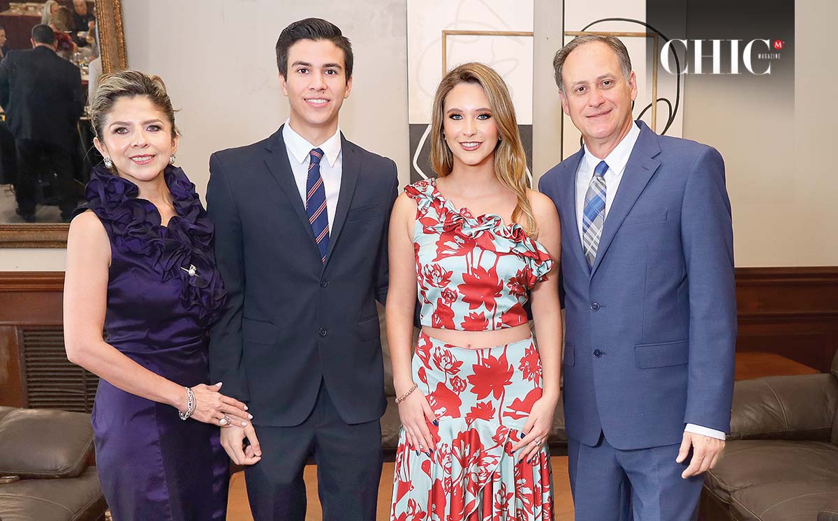 Roxana de Gutiérrez, Jesús Manuel Gutiérrez, Marifer Gutiérrez y Fernando Gutiérrez