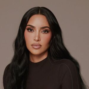Kim Kardashian y Lewis Hamilton fueron vistos juntos en el Super Bowl 2026 (Instagram)