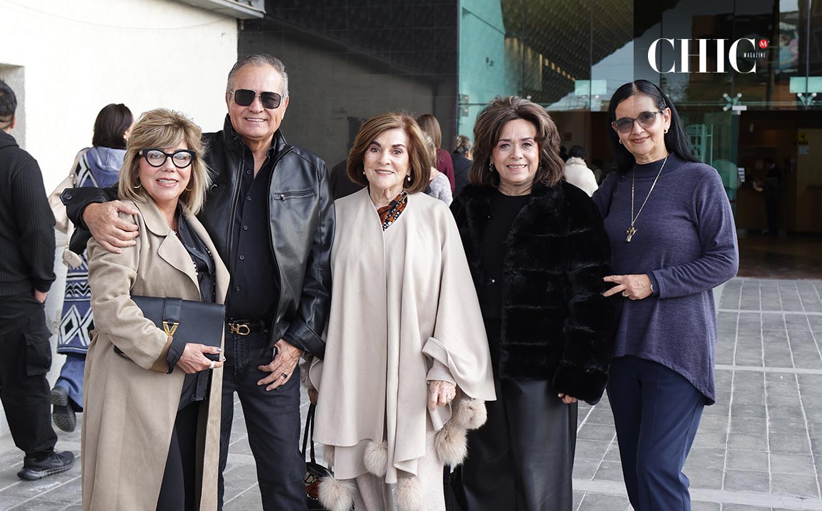 Ivonne, Gilberto, gaby, Marilú y Xóchitl