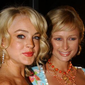 De la rivalidad más mediática de los 2000 a una amistad marcada por la maternidad. ¿Qué cambió entre Paris y Lindsay? (Getty Images)