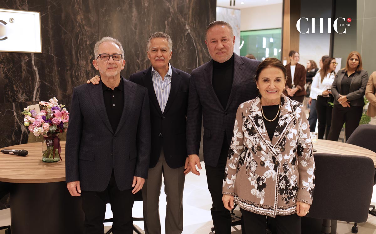 Roberto Gutiérrez, Jeús Barnei, Víctor Almeida y Rosario Almeida