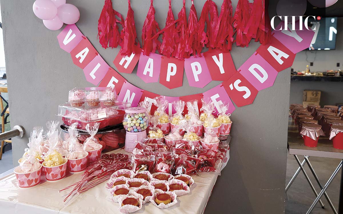 Disfrutaron de una mesa de postres con conchas, dulces, palomitas, donas y cheesecake