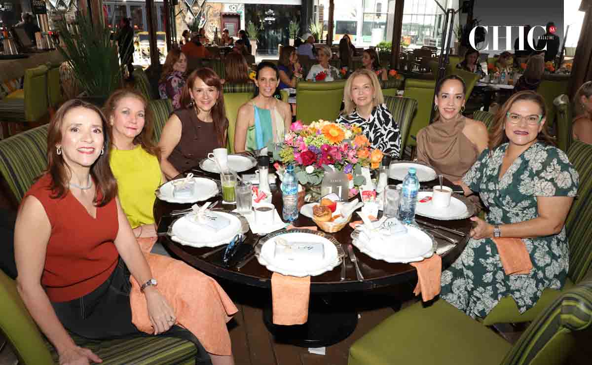 Karla Perales, Martha Quiroga, Grayce Gonzalez, Cecilia Villaseñor, Iris Tobías, Alejandra Mercado y Liz Orozco