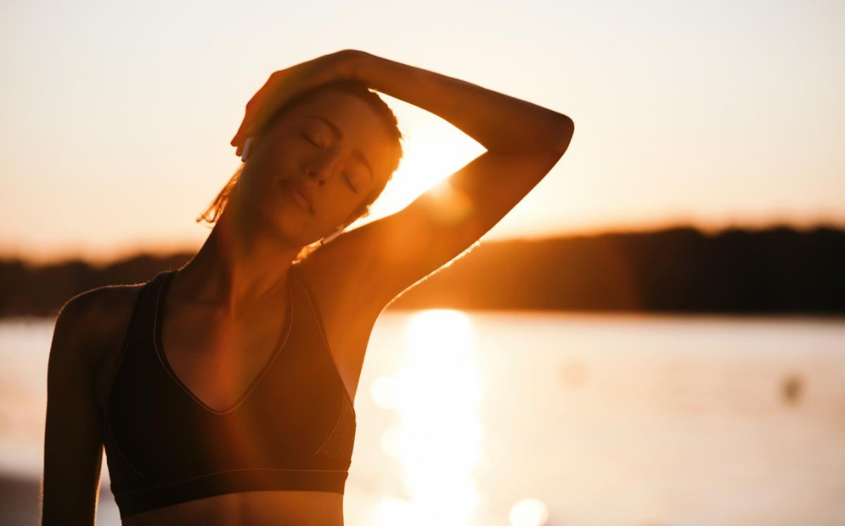Beneficios de hacer ejercicio bajo el sol, según la ciencia (Foto: Freepik)