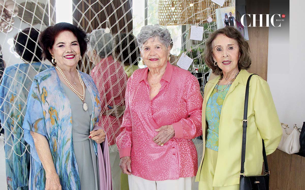 Elsa Vázquez, Rosita de García y Licha Bricston