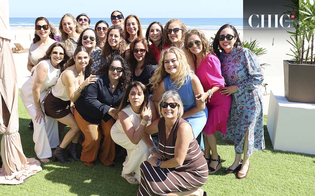 Rebeca de Treviño estuvo acompañada de sus amigas