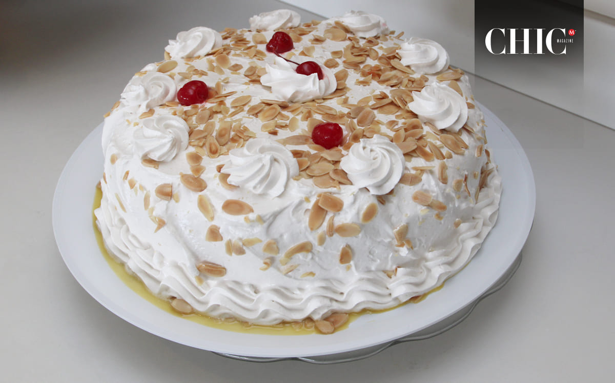 Sylvia Alondra ofreció a sus estimadas un delicioso pastel con toques de almendra