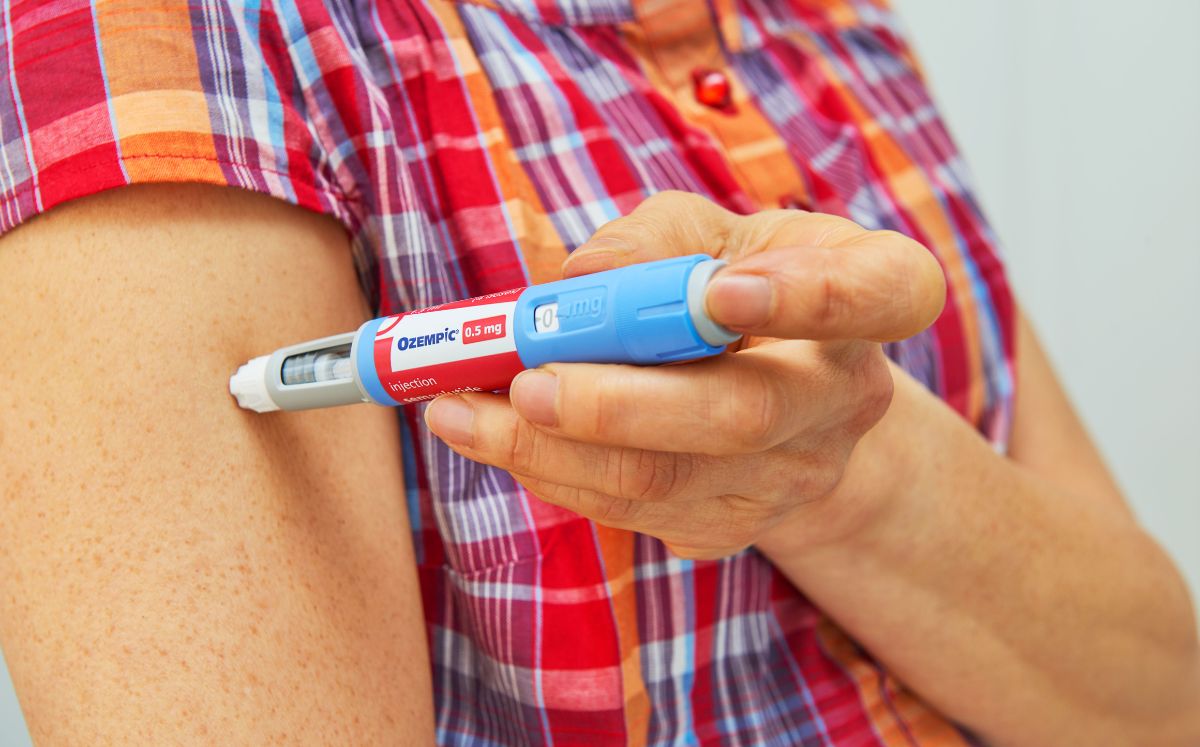 Cofepris advierte sobre venta ilegal de tirzepatida falsa en México. Piden no automedicarse y comprar solo en canales autorizados (Getty Images)