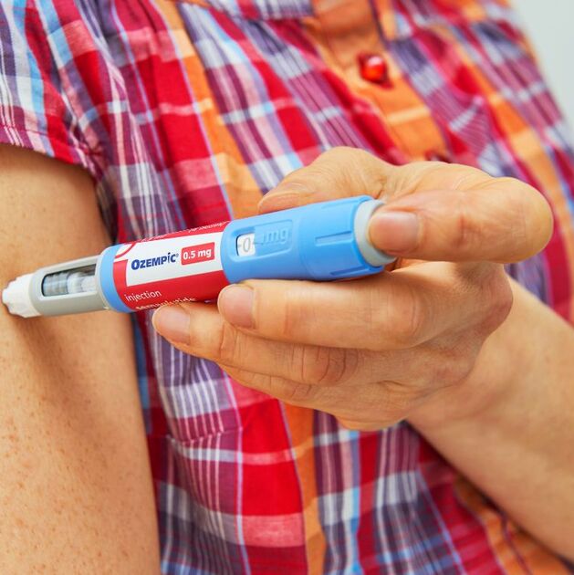 Cofepris advierte sobre venta ilegal de tirzepatida falsa en México. Piden no automedicarse y comprar solo en canales autorizados (Getty Images)