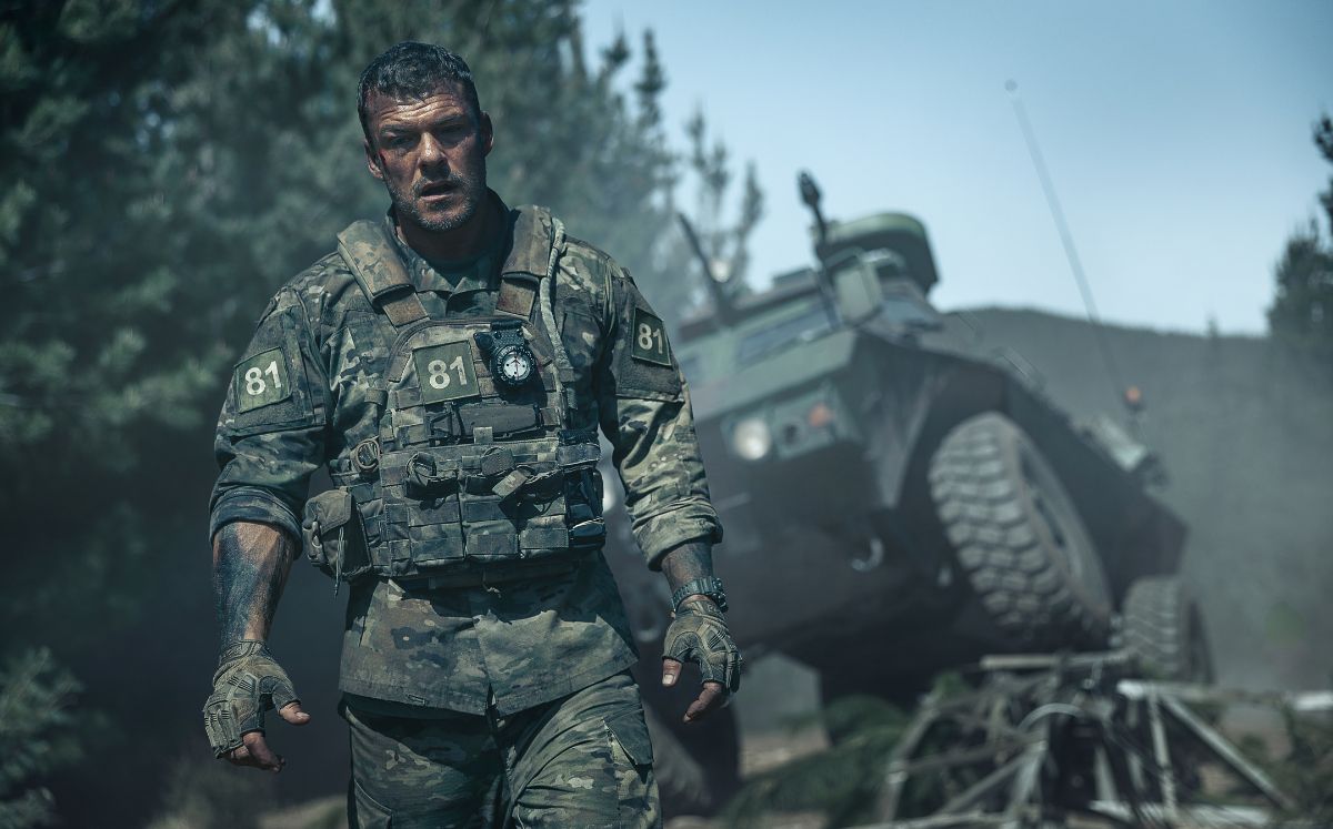 Alan Ritchson es 81 (Foto: Netflix)