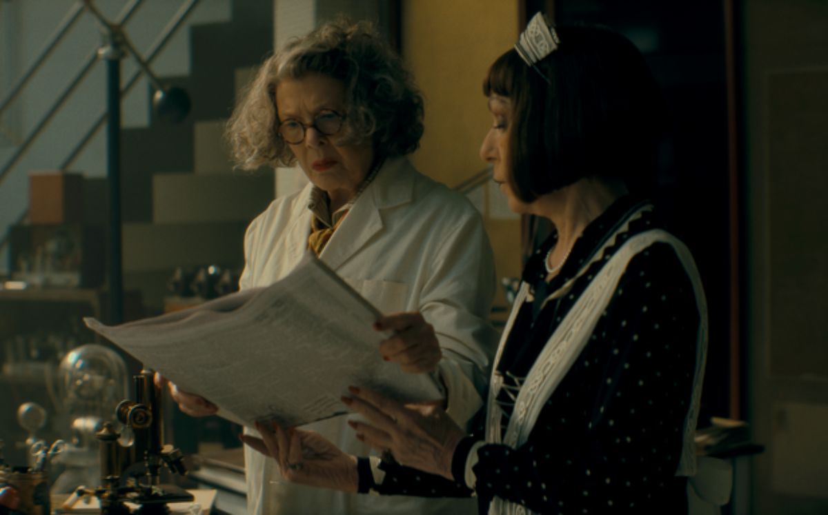 Annette Bening es la doctora Euphronious (Foto: Warner Bros.)