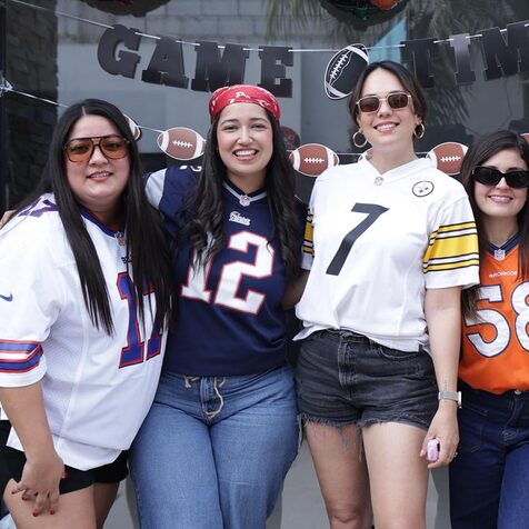 Cristy, Vicky, Isela, Pamela y Caro