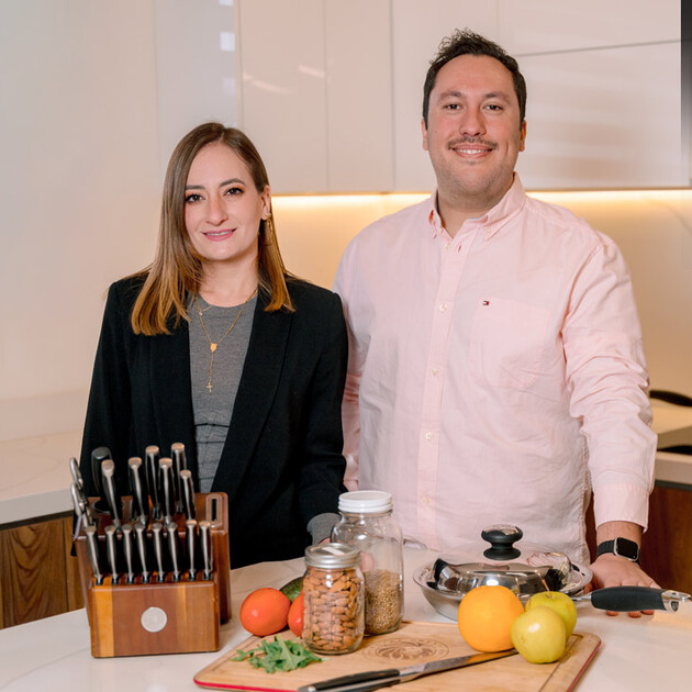 Jackie Miranda y Raymundo Jaik hablan de los beneficios que ofrece Royal Prestige (Foto: David Lack / As It Was)