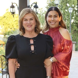 Rosy de Llanes y Mariana Llanes