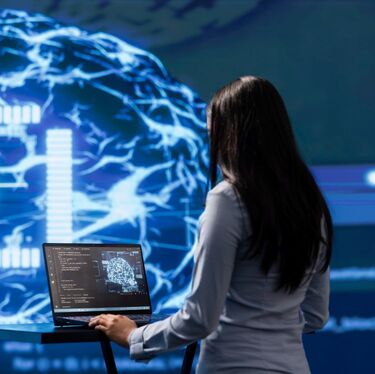 Investigadores analizan si la inteligencia artificial puede ocultar información o engañar (Freepik)