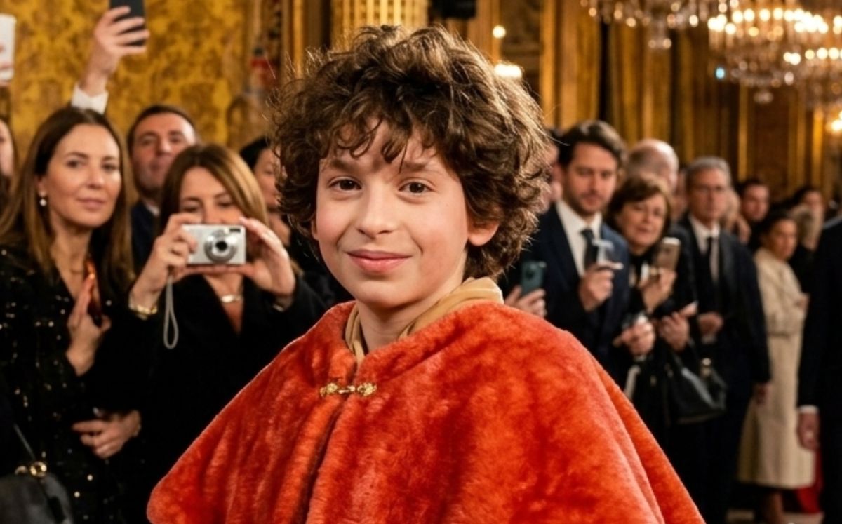 Max Alexander debutó en Paris Fashion Week (IA)