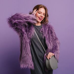 Cómo usar la moda como lenguaje personal más allá de la tendencia (Foto: Freepik)