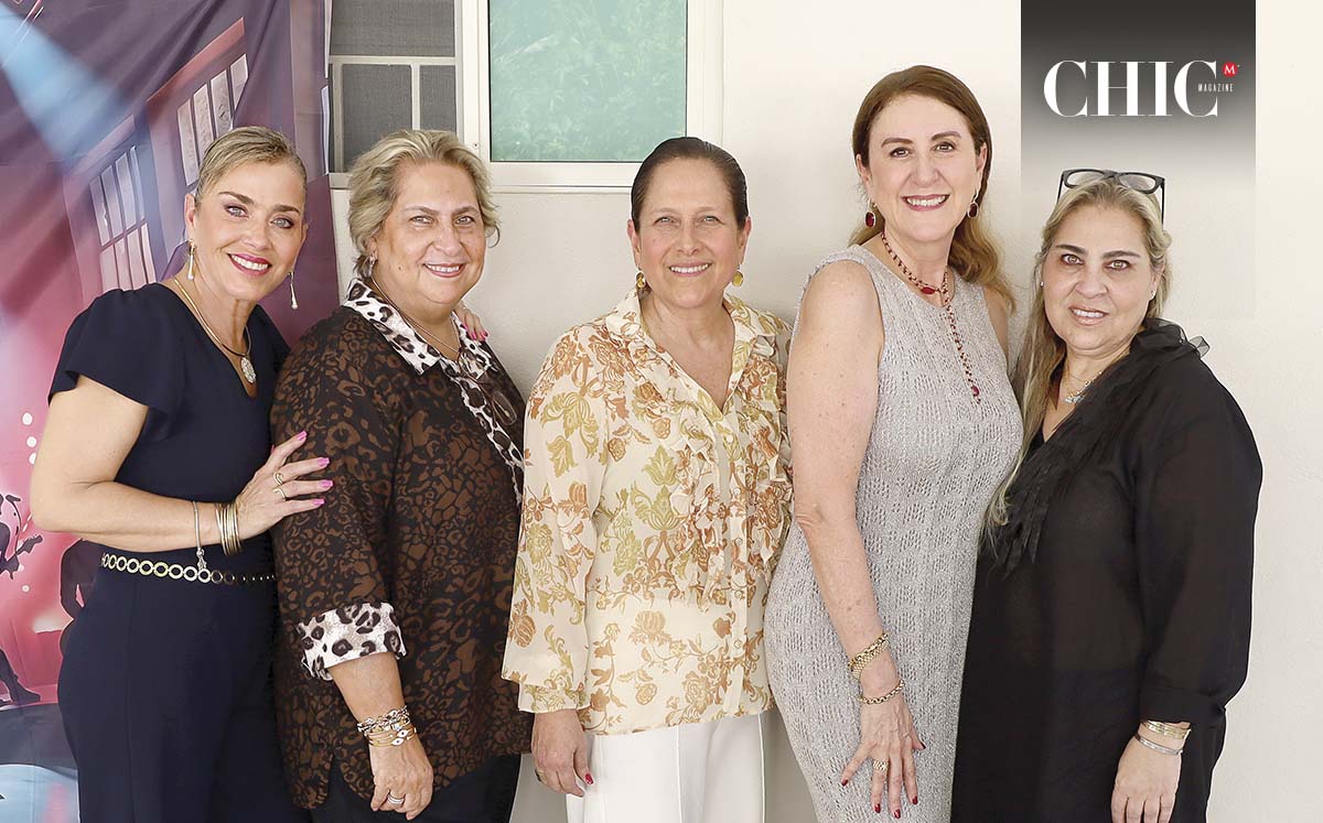 Mónica Said, Ivonne de Feres, Mónica de Luna, Martha de Luna e Ileana Moses