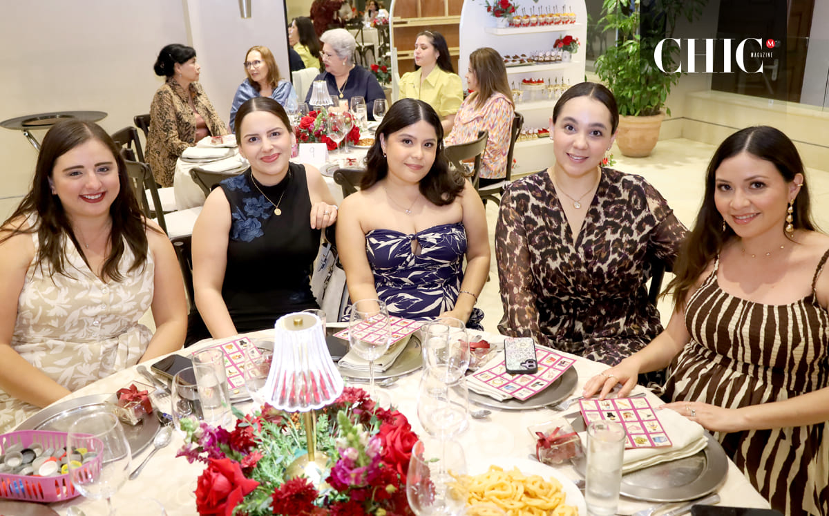 Ana Mary Rivera, Martha Villegas, Karla Mendoza, Andrea Guerrero y Paulina Sierra