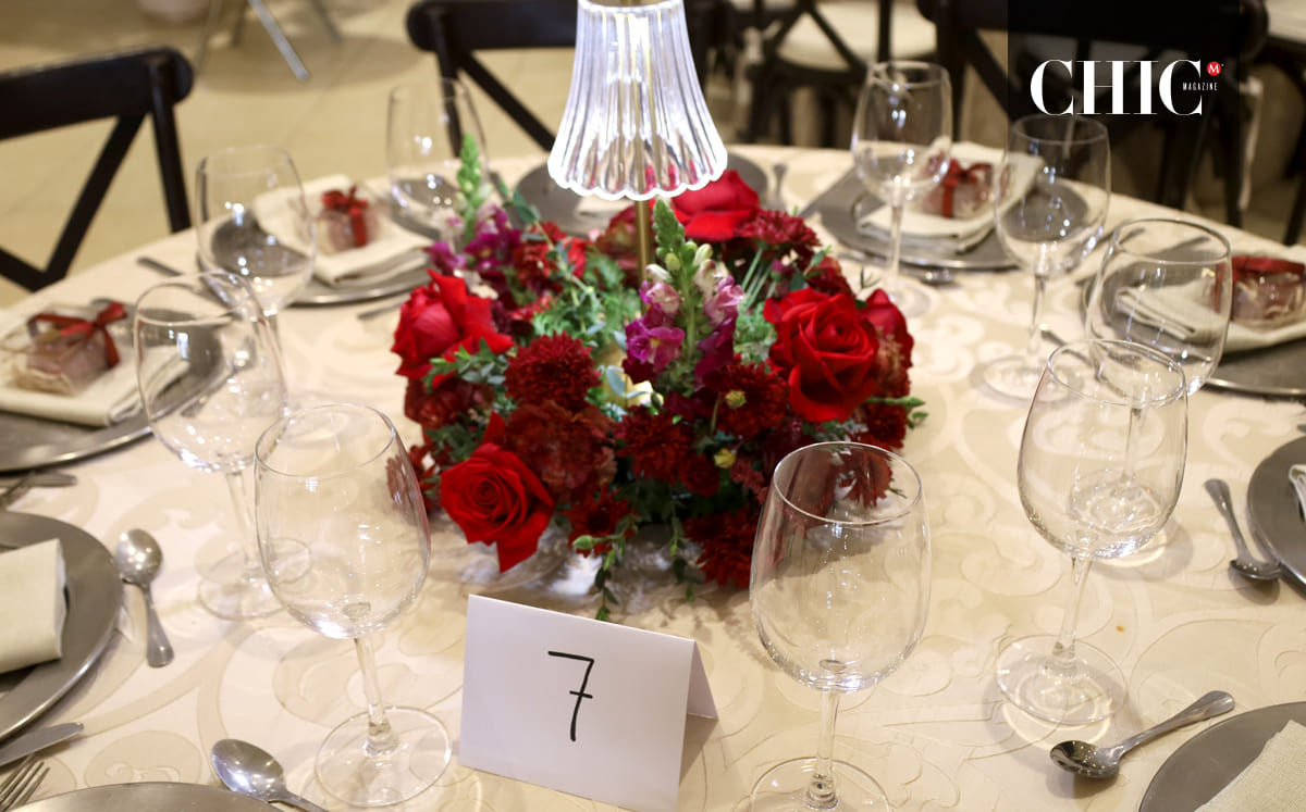 Detalles florales se pudieron apreciar en las mesas