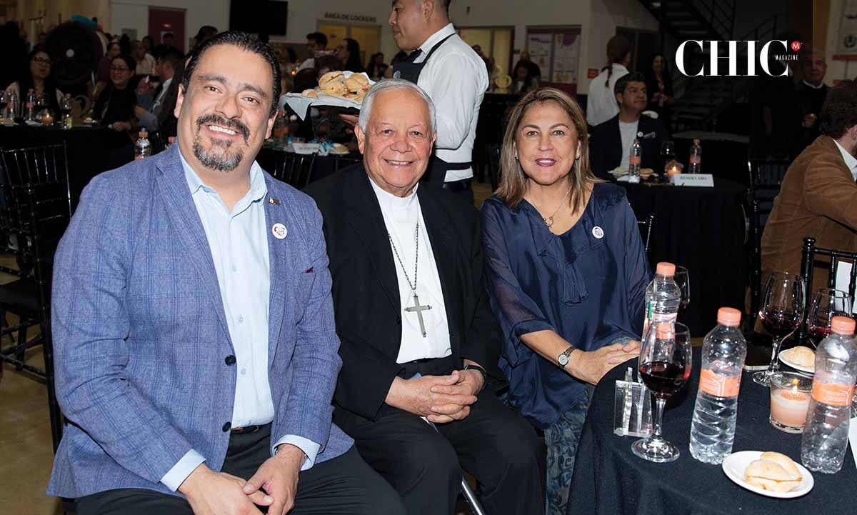 Fabrizio Pizar, Víctor Sánchez y Argelia De Denetro