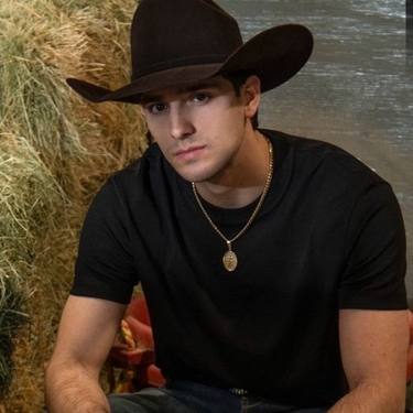 Desde el corazón del rodeo más grande del mundo, Leo Leal vive la tradición con una mirada nueva. / Foto: ABO Palomo