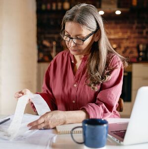 La declaración anual 2026 genera dudas sobre la CURP biométrica (Freepik)