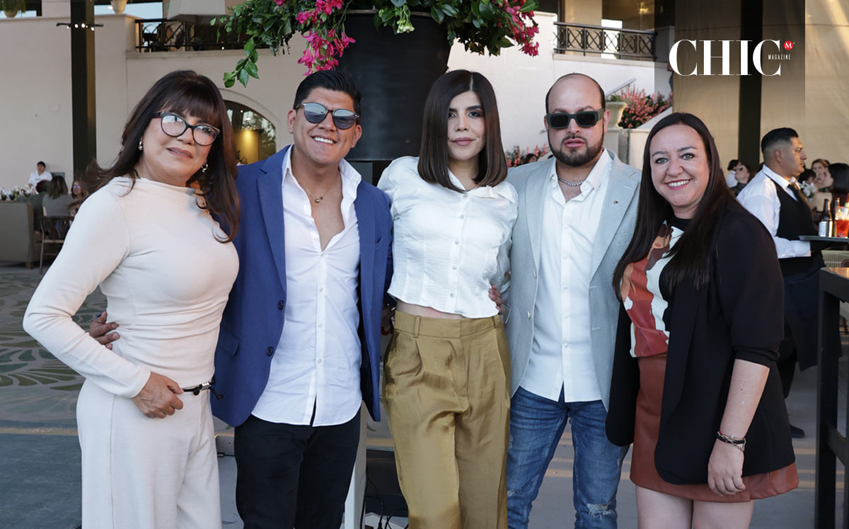Flor Luna, Daniel Cruz, Estefi Luna, James Cast y Lulú Cepeda