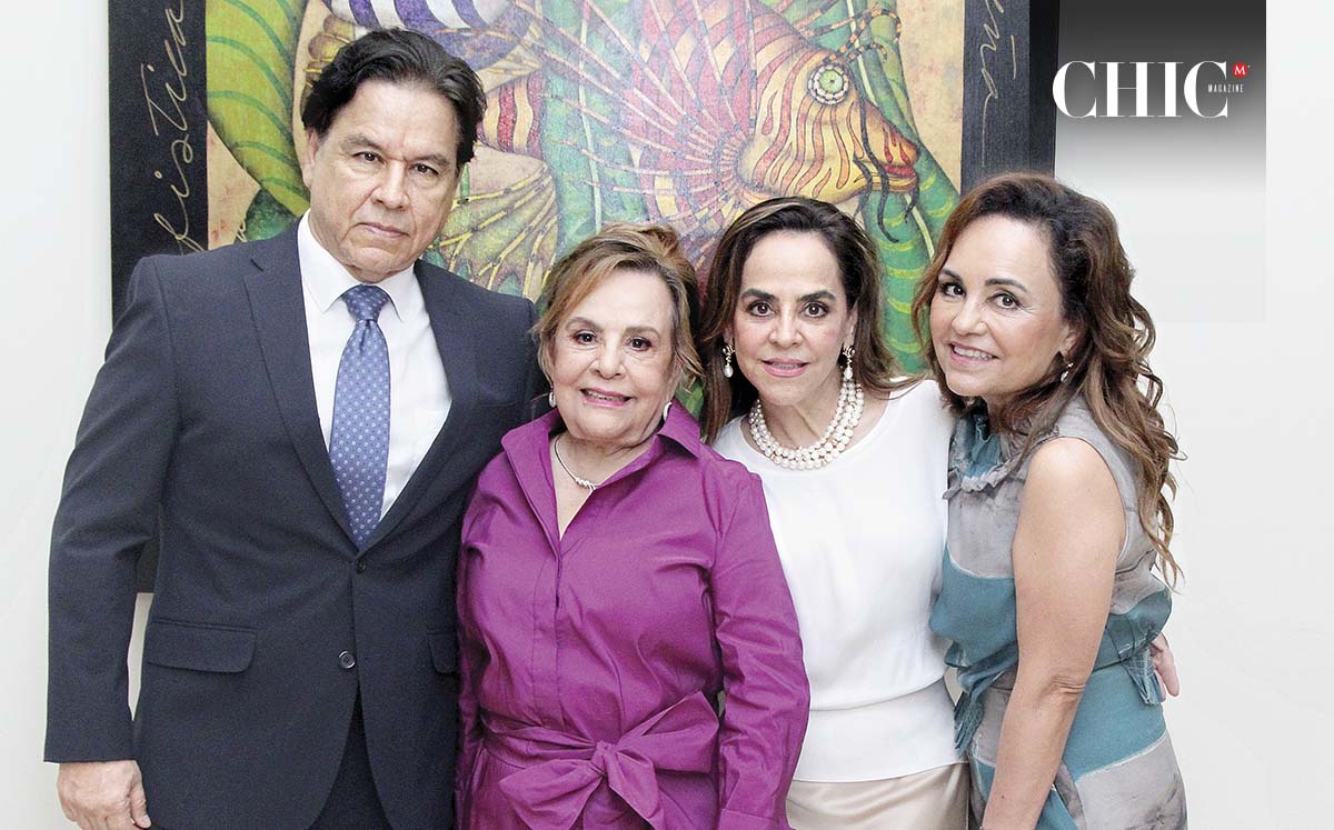 Valentin Guevara, Bertha Ruiz, Olga Guevara y Alma Guevara