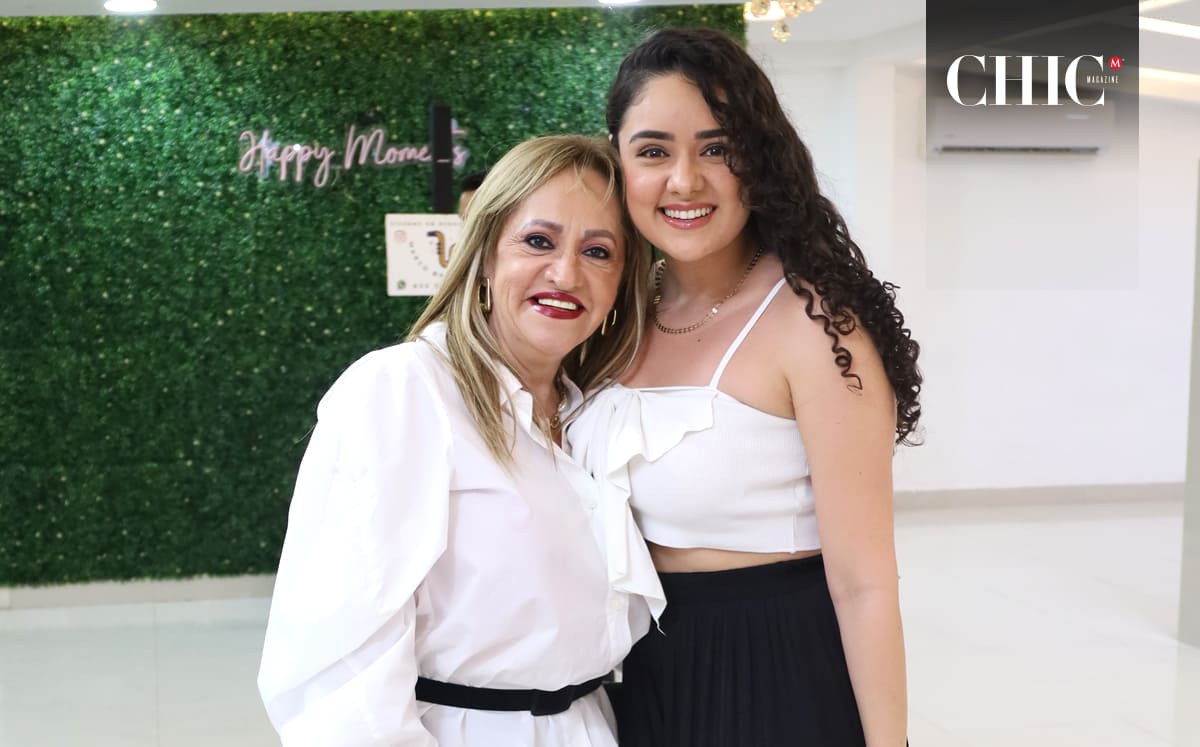 Adriana Medina y Yanice García