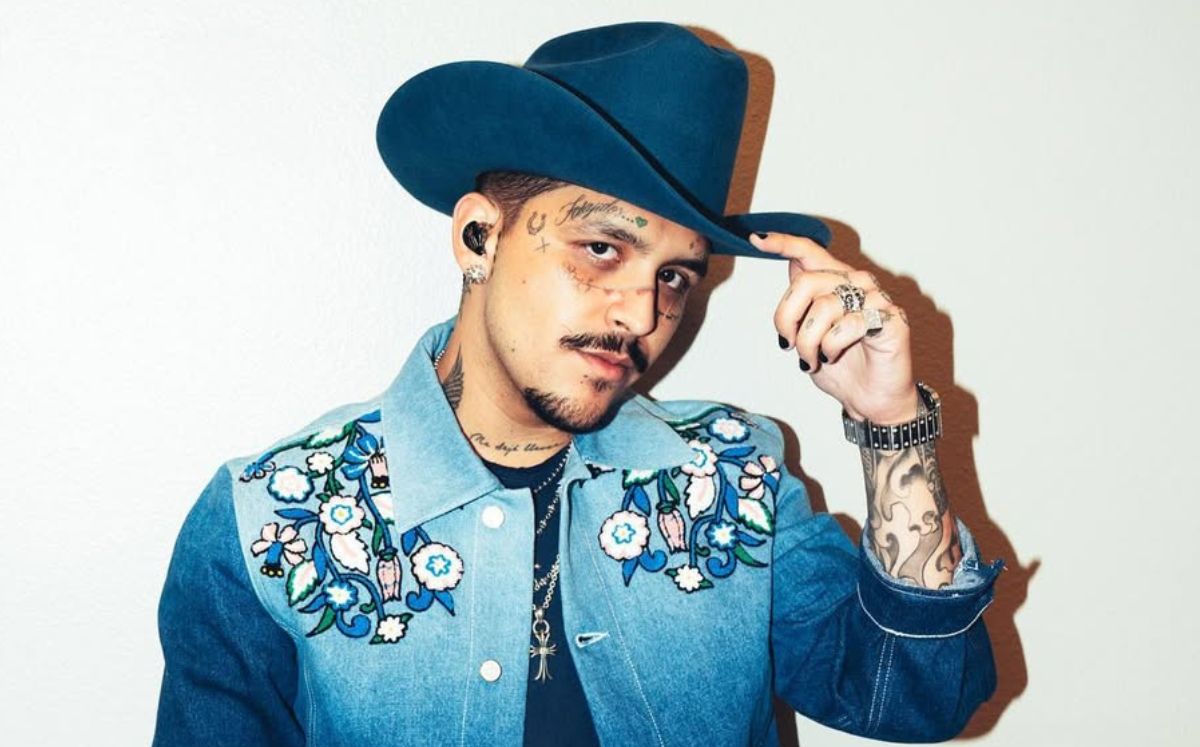 Christian Nodal sorprende al mostrarse sin tatuajes faciales tras someterse a tratamientos láser (Instagram)