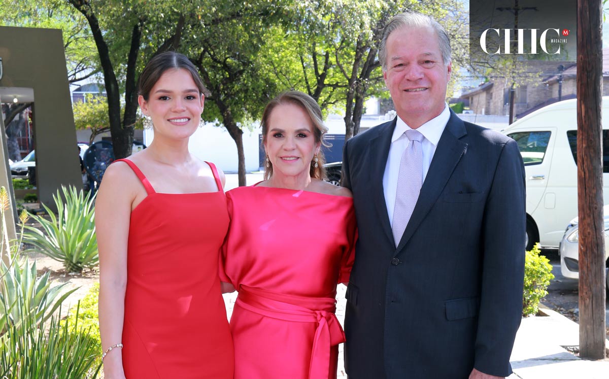Lucía Benavides, Lucía Martínez de Benavides y Adrián Benavides
