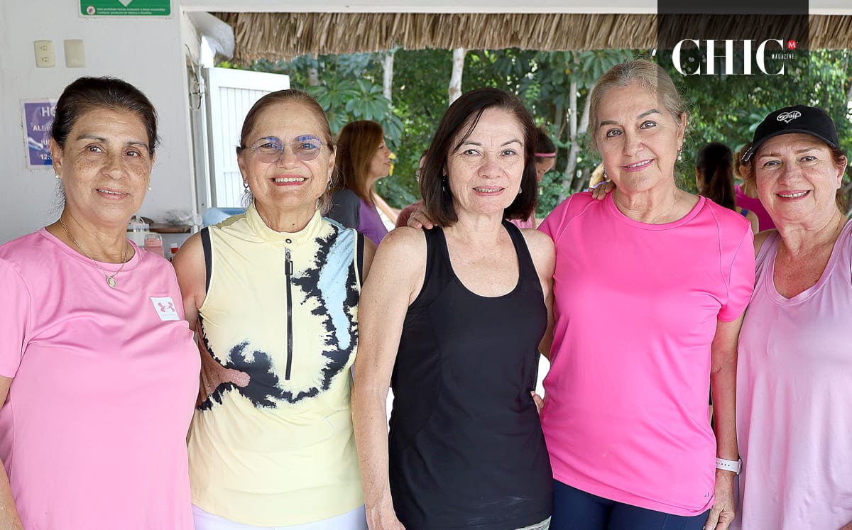 Meche Melo, Enriqueta López, Marcela Gutiérrez, Ale Chaix y Ana Betty Gutiérrez