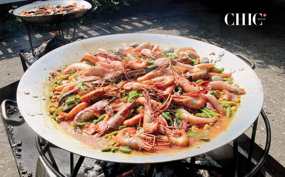 Familias se reunieron para compartir un domingo especial degustando una exquisita paella preparada por 10 diferentes benefactores
