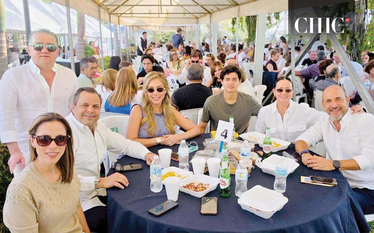 Karla Quintanilla, Jorge Conteras, Emilio Schekaiban, Sandra de Schekaiban, Mateo Schekaiban, Isabel de Schekaiban y Pepe Schekaiban