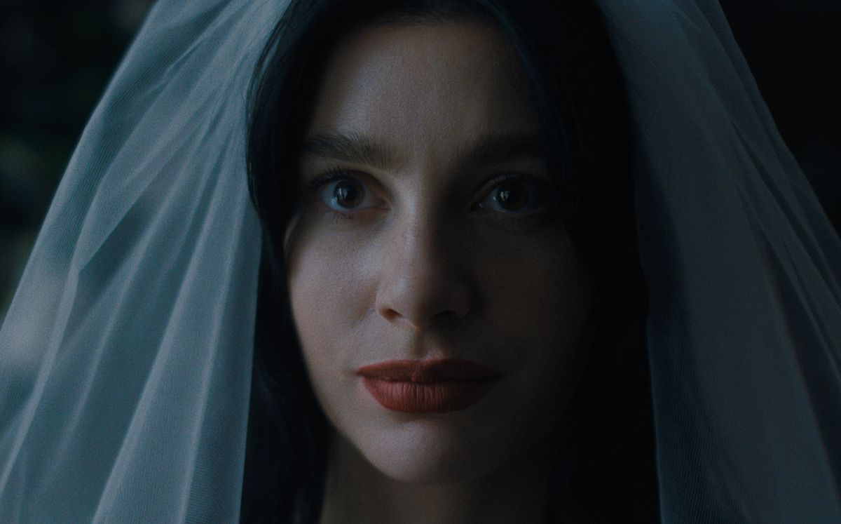 Camila Morrone es Rachel Harkin (Foto: Netflix)