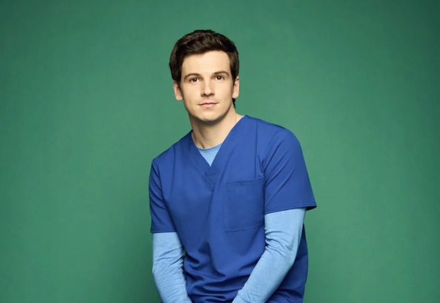 Jacob Dudman es Asher (Foto: Instagram)