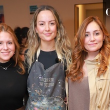 Lily Pierce, Laura Uruchurtu y Debbie Pierce