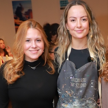 Lily Pierce, Laura Uruchurtu y Debbie Pierce